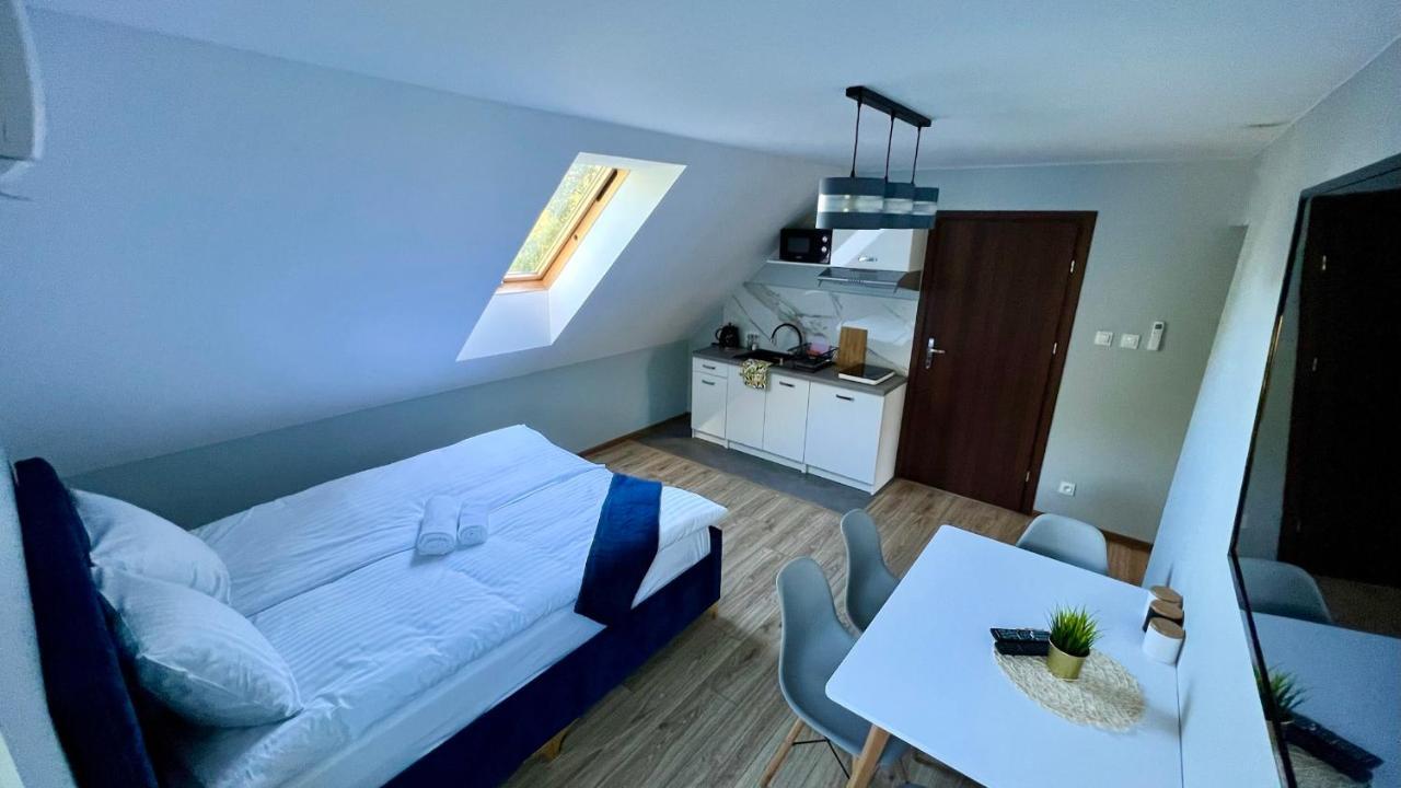 Aparthotel W Dolinie Stawow Zator By Housine Las Екстер'єр фото