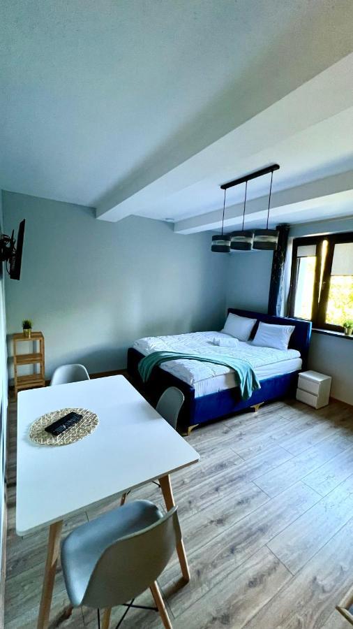 Aparthotel W Dolinie Stawow Zator By Housine Las Екстер'єр фото